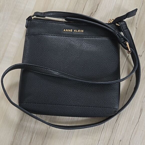 Anne Klein Black Pebbled Leather Crossbody Bag – Chic Everyday Classic y2k - Picture 1 of 9